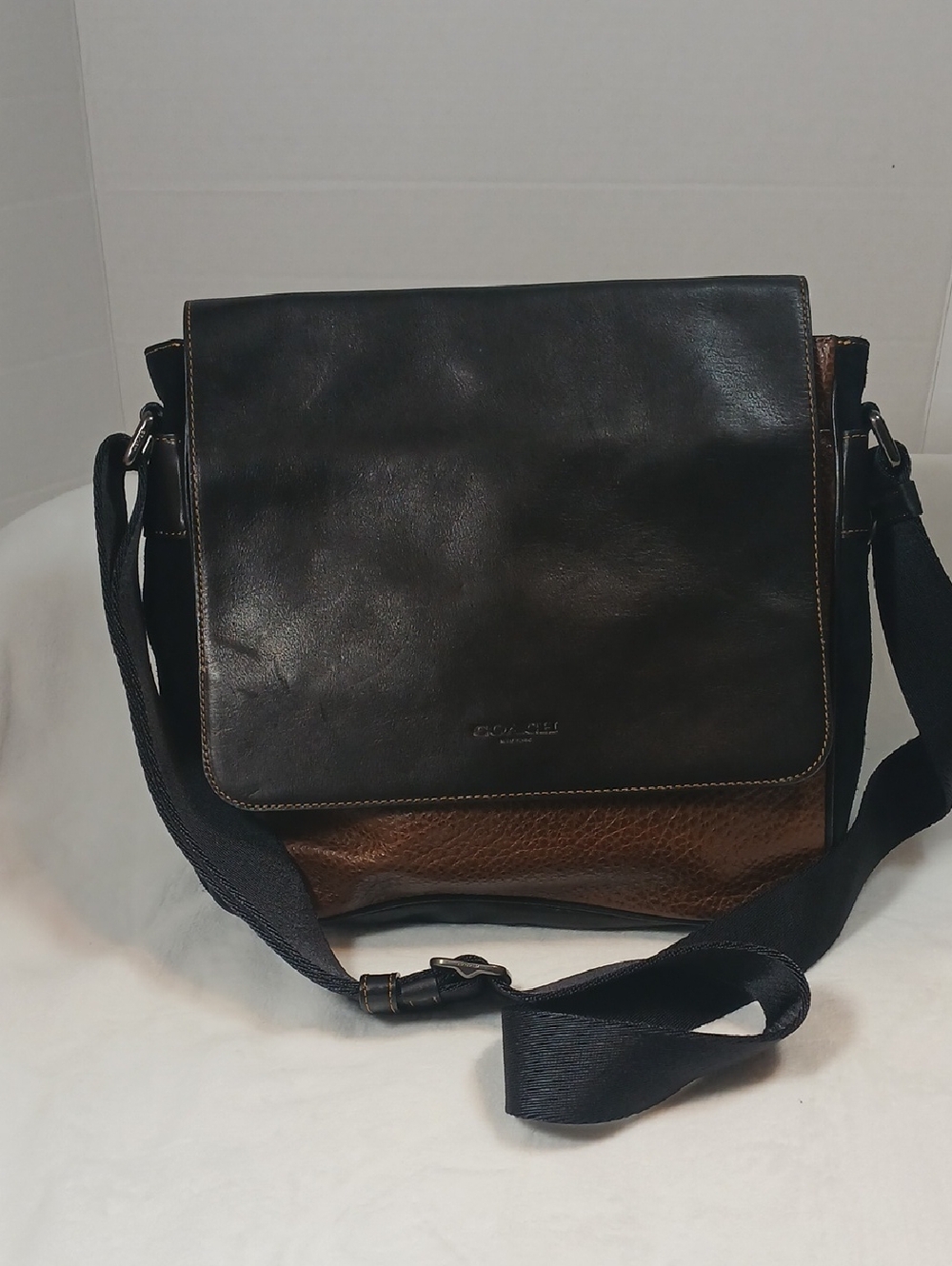 Coach Men’s/Unisex Two-Tone Brown & Black Leather Messenger Bag - Picture 16 of 16
